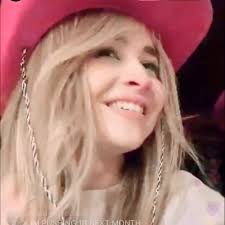 sabrina carpenter icons like/reblog if you use