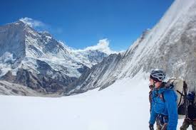 Mencapai puncak tertinggi himalaya tersebut membutuhkan usaha ekstra keras dan perencanaan yang mesti terperinci. 5 Mitos Popular Mengenai Pendakian Gunung Everest Iluminasi