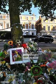 373 Amy Winehouse Found Dead At Her Home In North London Photos & High Res Pictures - Getty Images