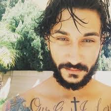 Peter Robles's Instagram, Twitter & Facebook