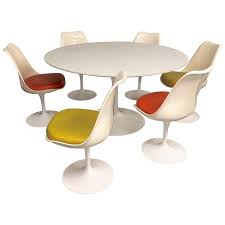 Eero Saarinen For Knoll 54 Round Tulip Dining Table Tulip Dining Table Eero Saarinen Tulip Chair Modern Dining Room Set