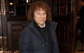 Riccardo cocciante è il sesto album dell'omonimo cantante italiano, pubblicato nel 1978 per rca italiana. Catherine Boutet Moglie Riccardo Cocciante Un Duo Anche Sul Lavoro