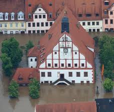 Zahlreiche straßen im chemnitzer stadtgebiet mussten ganz oder teilweise gesperrt werden. Wetter Bedrohliches Hochwasser In Sachsen Bilder Fotos Welt