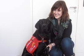 This Labrador Can Smell When Her Diabetic Owner S Blood Sugar Drops Dangerously Low