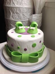 Baby Shower Cake Modelage Chaussons Bebe Vert Amande Et Violet Desserts Cake Baby Shower
