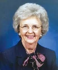 Polly Moss's Instagram, Twitter & Facebook