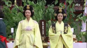 War of flowers is a cruel story that depicts the battles between concubines within the royal palace who turn to the dark side in their bid to gain love and power from the king. Cruel Palace E25 130615 Hdtv Xvid Ipop Avi 001275975 The Talking Cupboard