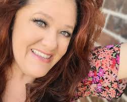 Leann Decker's Instagram, Twitter & Facebook