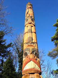 commemorative totem pole created for portlands centennial