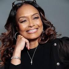 From Beauty to Business: The Guaranteed Strategy to Building, Running, and  Growing a Successful Beauty Business: Wright, Kiyah, Neal, Shirley:  9781637740910: Amazon.com: Books