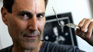 Şüphe dolu bilim adamları i̇ngiltere'de yayınlanan the sun gazetesi uri geller'in cia için çalıştığını ve adı belirtilmeyen bir. Bbc World Service Witness History Uri Geller And The Bending Spoon