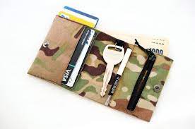 値段もサイズもコンパクト クセになる使い勝手の アウトドアな財布 7選 camp hack キャンプハック アウトドア 財布 財布 レザーの財布