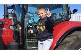 Một người phụ nữ đã bị bắt giữ bốn tuần sau vụ giết người kinh hoàng của cậu bé Fabian, 8 tuổi.