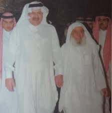 في عام 1956 قام بافتتاح محل صرافة في جدة بالشراكة مع شقيقه صالح الراجحي، الذي عرف لاحقاً باسم مصرف الراجحي،، ويحتل الراجحي. Ø³Ù„ÙŠÙ…Ø§Ù† Ø§Ù„Ø±Ø§Ø¬Ø­ÙŠ Sualrajhi Twitter