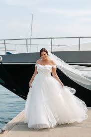 Davi Ballgown For Curvy Brides Wedding Dresses Curvy Wedding Dress Curvy Bride