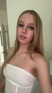 Sophie Askew's Instagram, Twitter & Facebook