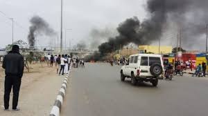 Angola em Crise: Greve de Taxistas Degenera em Violência e Mortes! - Imagen principal del artículo