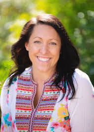 Liz Estes's Instagram, Twitter & Facebook