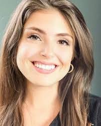 Lucy Abrams's Instagram, Twitter & Facebook