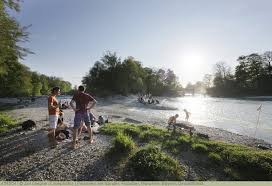 Personen Am Isarufer Flaucher Munchen Bayern Deutschland Munchen Bilder Bayern