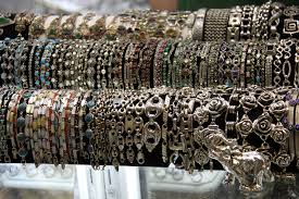 Marele bazar se deschide la ora 09:00 si se inchide la ora 19:00. Grand Bazar Istanbul Mugur Ionescu