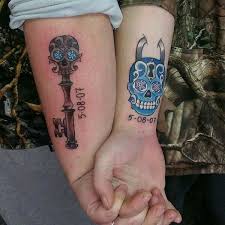 Tattoo artist based in the coachella valley instagram @inkbynr_ Pin By Eva Alex Torres Colon On Gothic Beautifull Key Tattoos Key Tattoo Designs Matching Tattoos