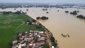 सभी अधिकारियों को बाढ़ राहत शिविरों का निरीक्षण करने का आदेश 