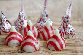 Can we just talk about these kisses for a minute? Buy Hershey S Kisses With Candy Cane Flavored White Chocolate Candy 10 Ounce Bag Pack Of 2 Online In Indonesia B00gkzdd2g