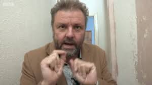 Martin visited a questionable property in tonypandy in south wales in a recent episode of the bbc renovation show. Homes Under The Hammer Host Martin Roberts Argues With Cameraman