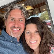 What boat charter companies in Destin can accommodate a family of 7 for a  crab island and dolphin snorkeling tour?