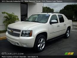 2011 Chevy Avalanche Ltz White Diamond Tricoat 2011 Chevrolet Avalanche Ltz With Dark Titanium Chevy Avalanche Avalanche Truck Chevrolet