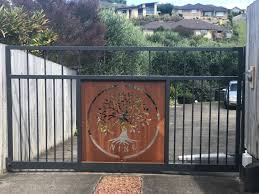 From natural timber, to stained or painted, contemporary style or traditional elegance, wooden gates of waiuku builds each gate to meet the individual needs of the customer. Smartgates Electric Automatic Gates