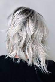 blonde haare grau farben schulterlanges haare ombre effekt welliges haar schulterlange haare farbe platinblonde haare silberblonde haare