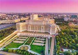 În această sală se regăsește singurul material din clădire care nu provine din românia, anume lemnul de mahon, din care sunt făcute ușile. Palatul Parlamentului Din BucureÈti PreÈ Program Ghid Bucuresti Travel