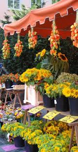 How to find the best florist near me? Pin By Rodriguez Ruth On Cottage In Colors Flower Market Flower Shop Farmer