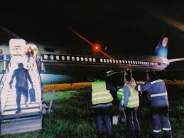 1 136 просмотров • 2 апр. Belavia Boeing 737 And Sky Express Atr 42 Incident Samchui Com