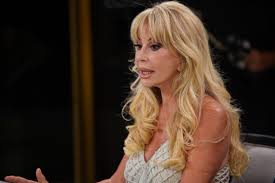 Graciela alfano coqueteó con un notero en la pileta en una entrevista desopilante. Pin On Babosa