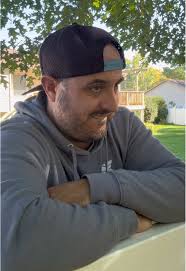 Will $20 be enough to get this guy a shirt? Neighbor Credit: @Derrick ...