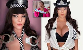 ANOTHER female cop quits the Met to become an OnlyFans model | Daily Mail  Online