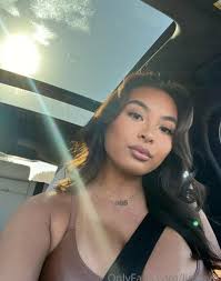 Experience Linda Vo's uninhibited nudity - OnlyFans leaks sure to leave you breathless