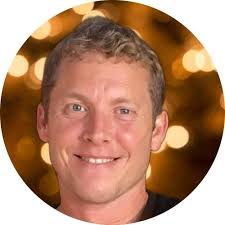 יתכן שפספסתם, אבל צ'אק נוריס חוגג השבוע יום הולדת 80, וזו הזדמנות מעולה לכל  המפתחות והמפתחים שביניכם ללמוד עליו עוד כמה עובדות חשובות. מזל טוב צ'אק!