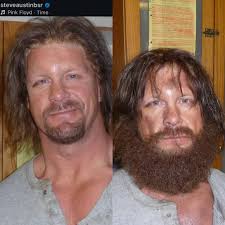 Stone Cold Steve Austin shows off a new look