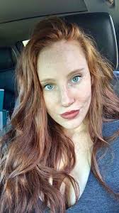 Vasiliki is the #RedheadoftheWeek! 💓 “It took over 20 years of growing up  in a family of people with dark brown/black hair to realize how amazing my  red hair was,” she shares.