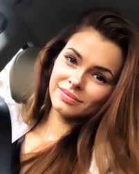 Y ru muy preciosa!!!! ¿Te puedo amar?