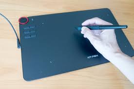 It has a minimalistic design and is preferred by a lot of content creators. Review Xp Pen Deco 03 Graphics Drawing Tablet Wireless Parka Blogs