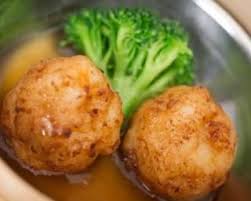 Recette De Boulettes De Poisson Vapeur Allegees Et Sauce Pimentee Facon Thaie Recette Poisson Vapeur Boulette De Poisson Recettes De Cuisine