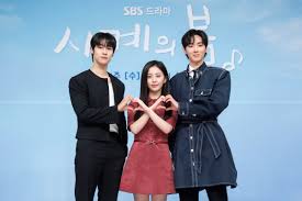 찬란하게 빛나…사계의 봄, 청춘·밴드·로맨스 다 모였다 [SW현장] : 네이트 연예