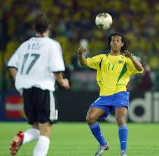 Das team brasilien hat das spiel gegen deutschland mit 6 : Weltfussballer Pleite Ronaldinho Hat Nur Noch 5 80 Euro Auf Seinem Konto Welt