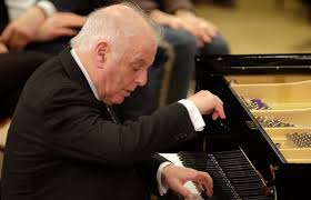 Currently, he is general music director of la scala in milan, the berlin state opera, and the staatskapelle berlin; Daniel Barenboim Plays Sonatas By Beethoven Klavier Festival Ruhr