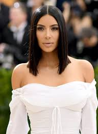 Kim Kardashian In Parlak Saclari Icin Kullandigi Urunler Instyle Turkiye Sac Parlak Saclar Guzellik